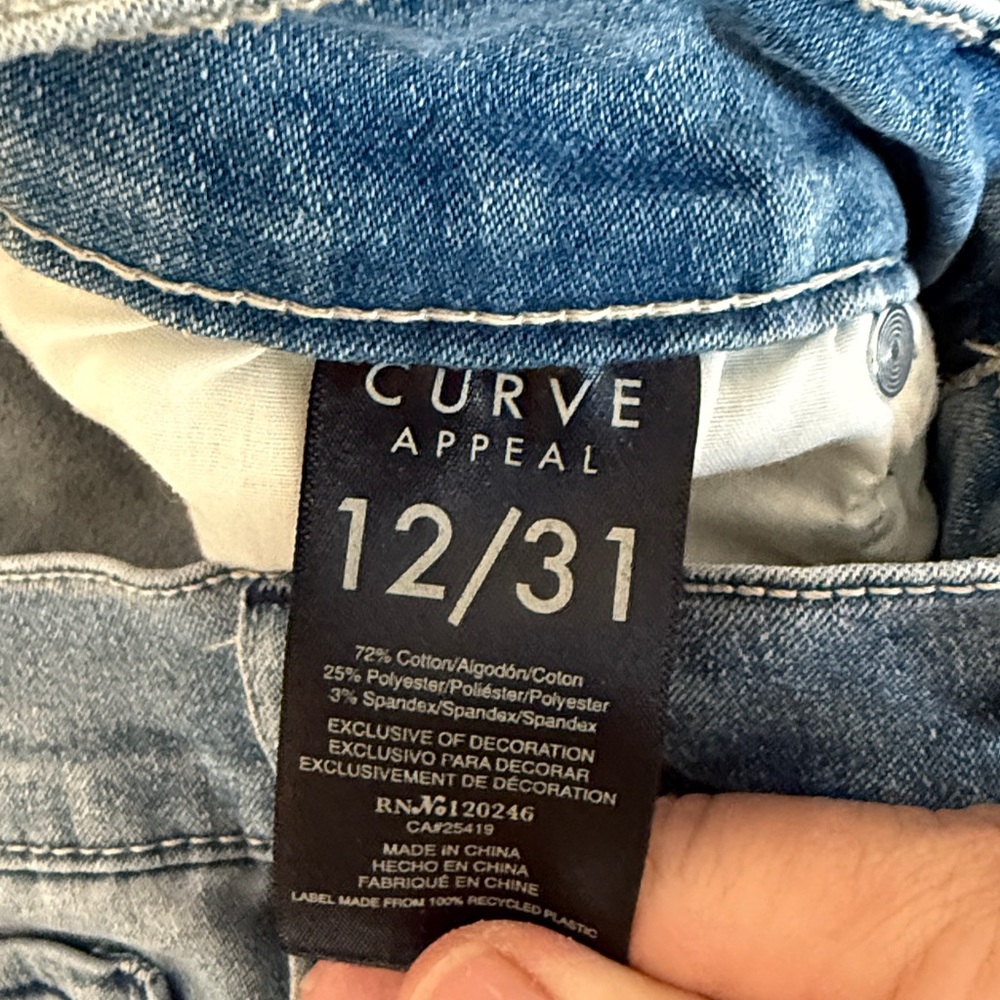 Curve Appeal Lightweight Stretchy Denim Jeans (12) - Picture 4 of 10